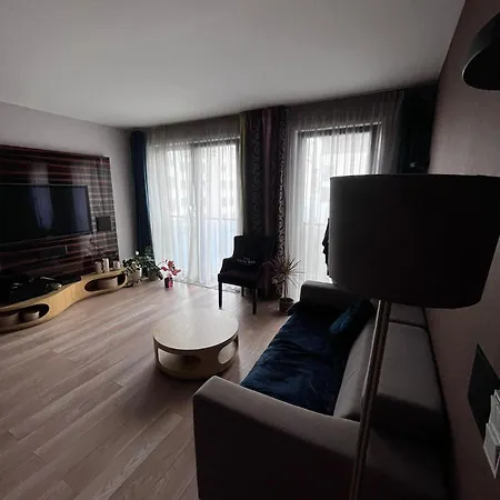 Skau 2 Eurovea Garden View Free Parking